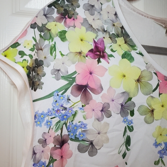 TED BAKER Floral White T-Shirt Sz 1 US 4 - Picture 2 of 9